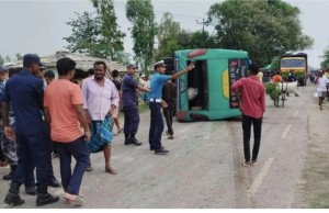 ओभरटेक गर्दा रौतहटमा बस दुर्घटना एकको मृत्यु, ८ घाईते