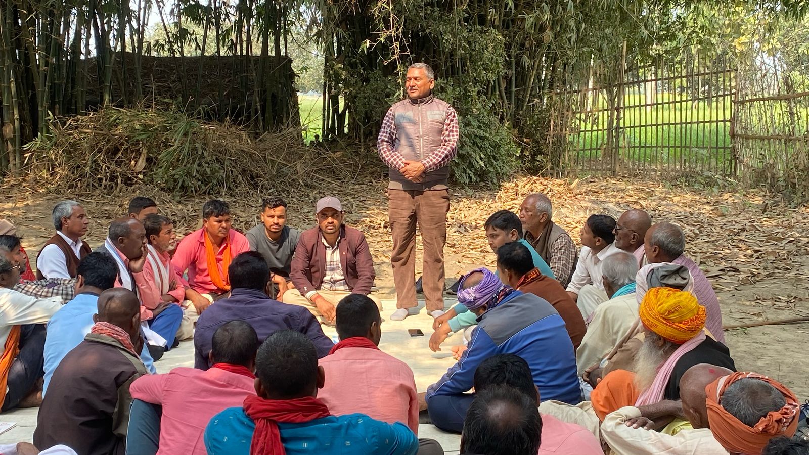 पकहाँमैनपुरमा एमालेको वडा नं २ स्तरिय बैठक सम्पन्न, पार्टी भित्र अराजकता फैलाउन पाईदैन: एमाले अध्यक्ष शर्मा