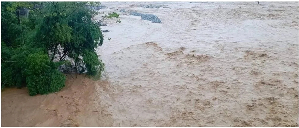 भारी बर्षाका कारण आएको बाढीमा परी जाजरकोटमा एक शिक्षकको मृत्यु, छ जना घाइते